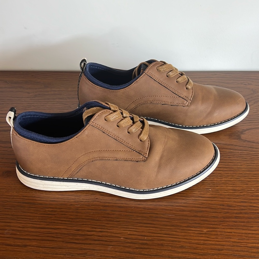 Cat & Jack boys soft soled Oxford dress shoe, size 5 big kid
